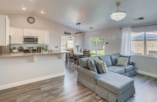 Pumpkin Center House | Bakersfield Home w/Pool Table, Cornhole + More!