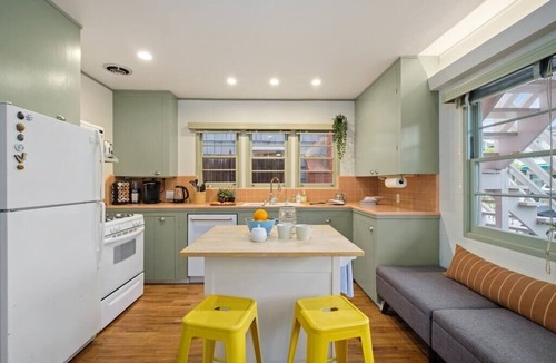 Balboa Island House | BALBOA ISLAND Retreat 3Bed 2Bath [Downstairs]