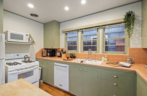 Balboa Island House | BALBOA ISLAND Retreat 3Bed 2Bath [Downstairs]