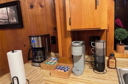 Oakhurst Cabin | Bass lake charming cabin with AC, WiFi