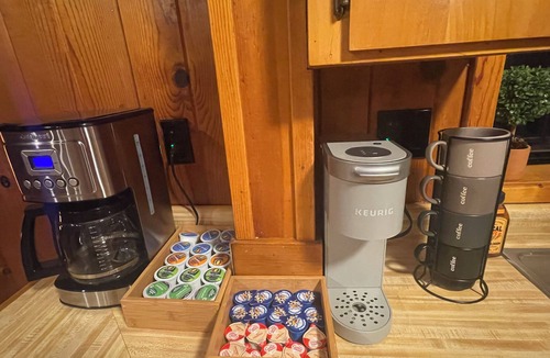 Oakhurst Cabin | Bass lake charming cabin with AC, WiFi