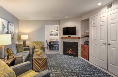 Bass Lake Resort | Bass Lake | Group Lake Getaway | Pool + Lake | 2BR