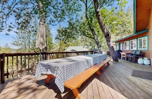 Bass Lake House | Bass Lake Lodge