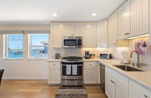 Morro Bay Condo | Bayfront Condo with Amazing Views! Located on the Embarcadero in Private Comple