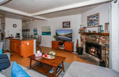 Boulder Bay House | Bayview Condo - Condo is cozy and a great location for kayaking and paddle boarding!