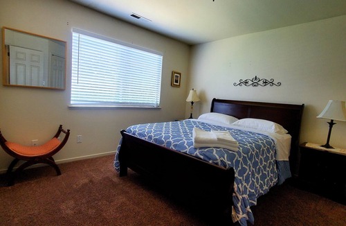 Salinas House | Be Our Guest for 10 at Simply a Spacious Stay