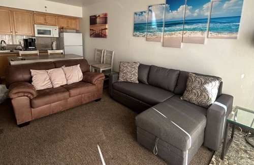 Downtown Hotel | Beach House Inn & Suites