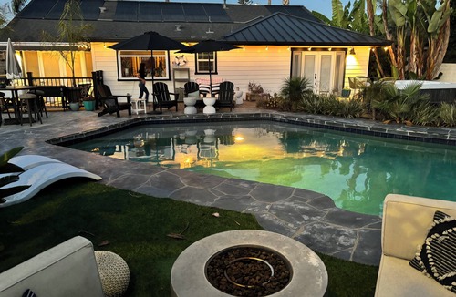 Huntington Beach House | Beach Resort Style. Enjoy Paradise by the Sea.