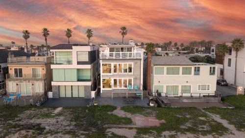 Sunset Beach Apartment | Beachfront Condo on A LowKey Beach