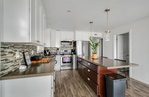 Sunset Beach Apartment | Beachfront Condo on A LowKey Beach