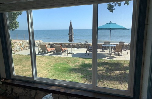 Faria Beach House | Beachfront house on the water at tip of Pitas Point on Faria Beach