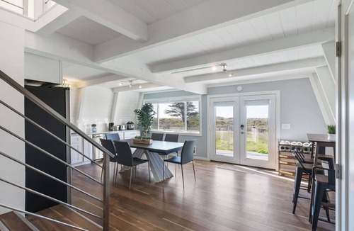 Half Moon Bay House | Beachview Holiday Family Retreat | Steps to Sand