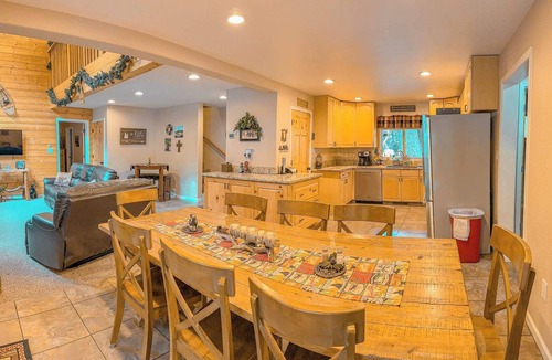 Sierra Cedars Cabin | Bear Bottoms Family Cabin-Huge GAME ROOM!