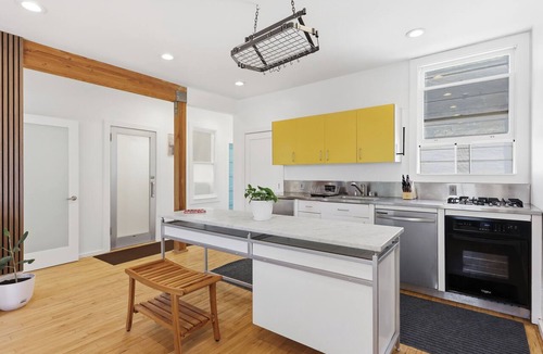 South of Market House | Beautiful 2-bedroom townhome in the heart of San Francisco in sunny South Beach.