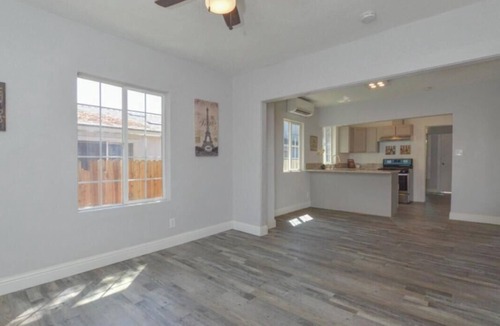 Roosevelt House | Beautiful 2-bedrooms house in a peaceful Fresno neighborhood.