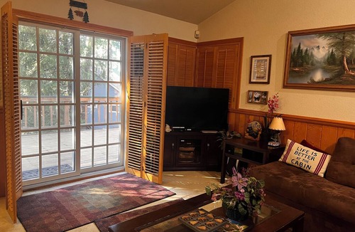 Cedar Glen Cabin | Beautiful 3-bedroom cabin in Lake Arrowhead perfect for relaxing getaways!