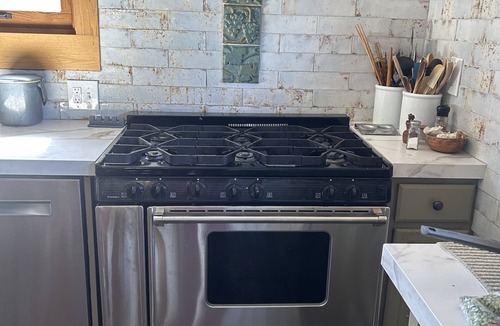 Piedmont Avenue House | Beautiful 3-bedrm historical Oakland. Right off Piedmont Avenue! Pet friendly!