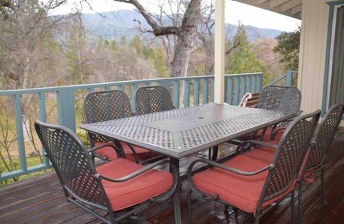Yosemite Forks Villa | Beautiful 3 bedroom home located near Yosemite