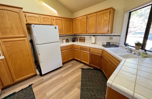 North Fork House | Beautiful 4-bedroom house with a deck overlooking the hills in North Fork