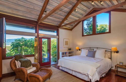 Stinson Beach House | Beautiful and unique four bedroom home on the Seadrift lagoon
