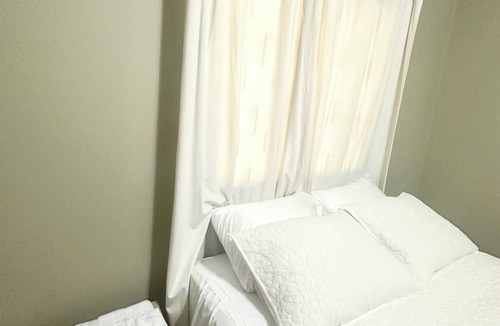 Leon Bed & Breakfast | Beautiful bedroom shared house in charming León awaits you