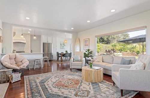 Toro Canyon House | Beautiful Bella Luna, near the beach, Sleeps 8 with Jacuzzi and Firepit!