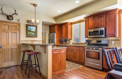Boulder Bay House | Beautiful Boulder Bay Log Style Home with Hot tub and game room