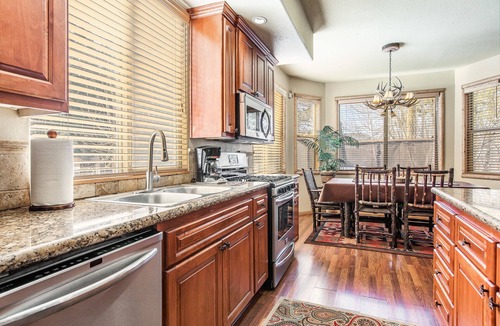 Boulder Bay House | Beautiful Boulder Bay Log Style Home with Hot tub and game room