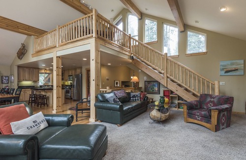 Chamberlands House | Beautiful Chamberlands home w/full access to private Chamberlands pool, beach, and tennis