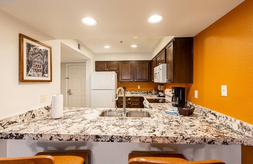 Elk Point Condo | Beautiful Club Wyndham South Shore, 1 Bedroom Deluxe Suite