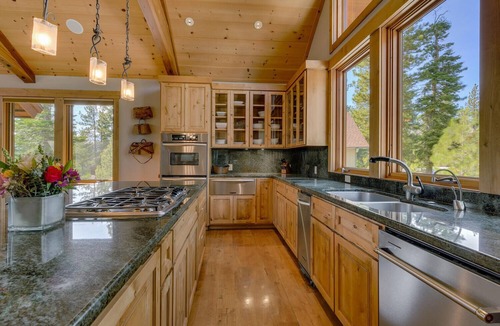 Lake Forest House | Beautiful Dollar Point Home! (Sunny Days)