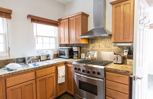 Beverly Grove Apartment | Beautiful Duplex In West Hollywood!