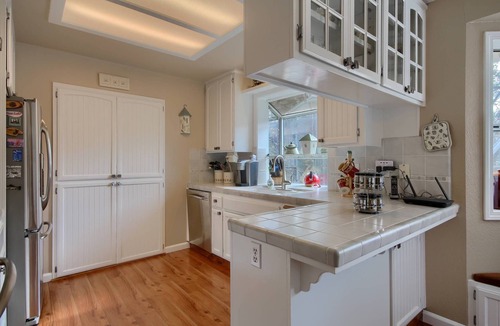 Bass Lake House | Beautiful Family Cabin - Short drive to Bass Lake Beaches - 2100 sq ft