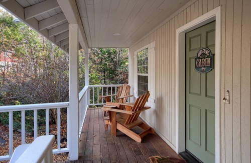 Bass Lake House | Beautiful Family Cabin - Short drive to Bass Lake Beaches - 2100 sq ft
