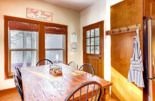 Serene Lakes House | Beautiful getaway with two fireplaces covered deck washer&dryer