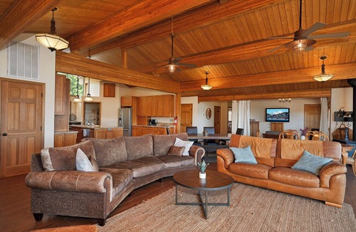 Lakehead House | Beautiful Home Above Lake Shasta 30 nights minimum