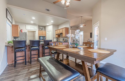 Fresno House | Beautiful home W/Pool Close to National Parks.
