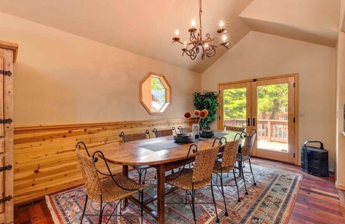 Truckee House | Beautiful Home with Hot Tub, Access to Tahoe Donner Amenities & Dogs OK