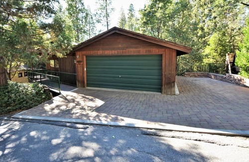 Bass Lake House | Beautiful home with large deck located in Willow Cove with boat slip - Near Yosemite National Park (LA27)