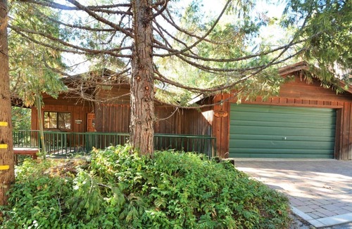 Bass Lake House | Beautiful home with large deck located in Willow Cove with boat slip - Near Yosemite National Park (LA27)