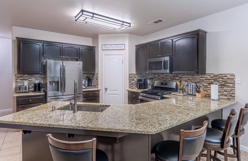 Selma House | Beautiful Home with Pool & Hot Tub close to National Parks