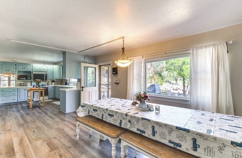 Kernville House | Beautiful Kernville Home w/Game Room & Mtn Views!