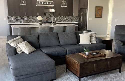 Lake Havasu City House | Beautiful modern home with amazing backyard in the heart of Lake Havasu
