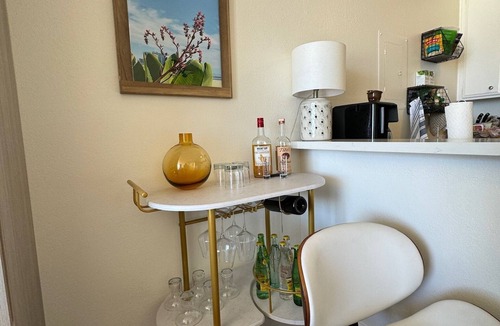 Alamitos Beach Condo | Beautiful Oceanfront Studio in Heart of Long Beach