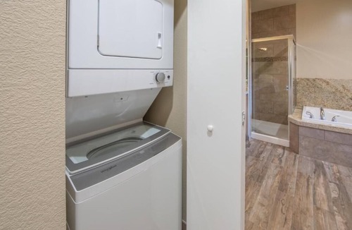 Genoa Resort | Beautiful One Bedroom Suite at Holiday Inn David Walley's Resort. Amazing Views!
