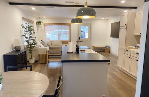 Kernville House | BEAUTIFUL, REMODELED HOME WITH EASY ACCESS TO LAKE AND RIVER - PET FRIENDLY