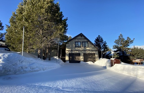 Truckee House | Beautiful, Rustic Ski Home. Great Mountain Retreat!