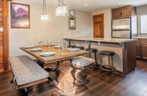 Mammoth Lakes House | Beautiful Spacious Pet-Friendly Townhome 264