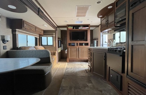 Danville House | Beautiful Sunrise and sunset rv retreat