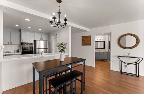 Waterfront Condo | Beautiful Waterfront Condo with Balcony in Long Beach